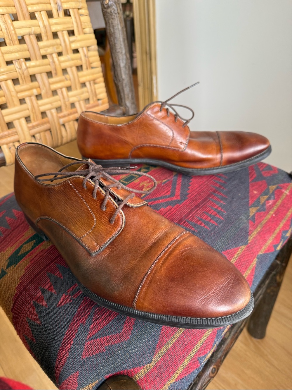 Magnanni Men's Burnished Tan Cap-Toe Lace-Up Oxfords